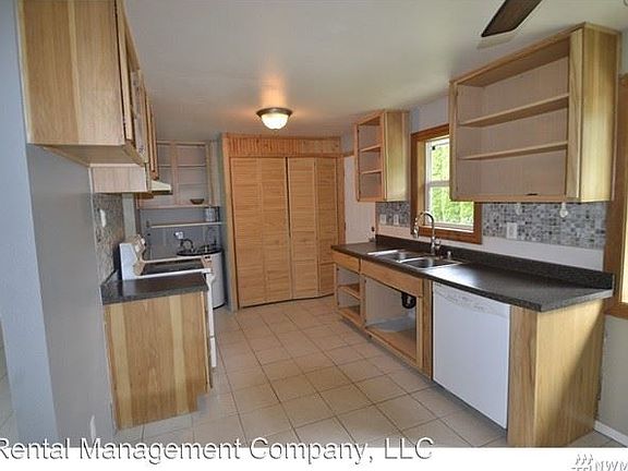 3rd image of 1401 Pioneer Hwy