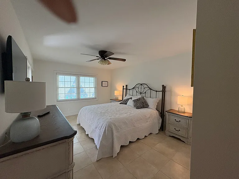 Master King Bedroom