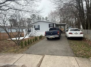 118 S Pine Tree Rd, Hazleton, PA 18201