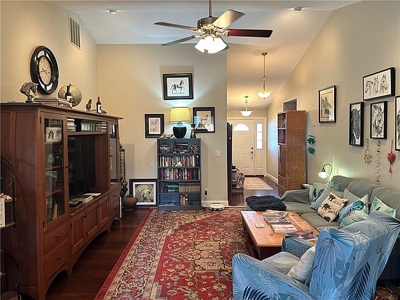 2nd image of 5 Stonefield Ln