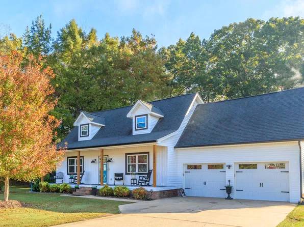 10020 Hunter Trace Dr, Soddy Daisy, TN 37379