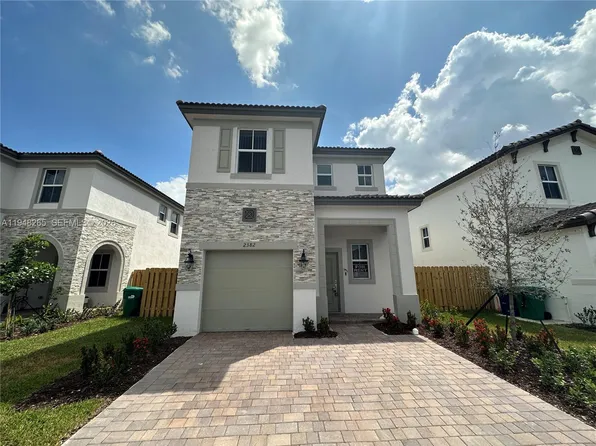 2382 NW 131st Cir, Miami, FL 33167