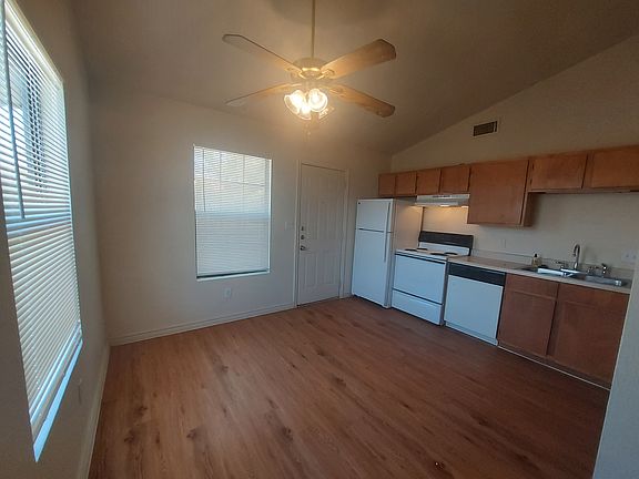 3rd image of 1703 Johnson St #B