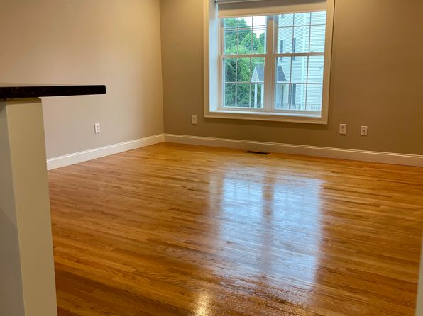 1039 Islington St UNIT 5