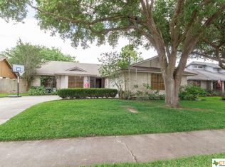 211 Fenway St, Victoria, TX 77904