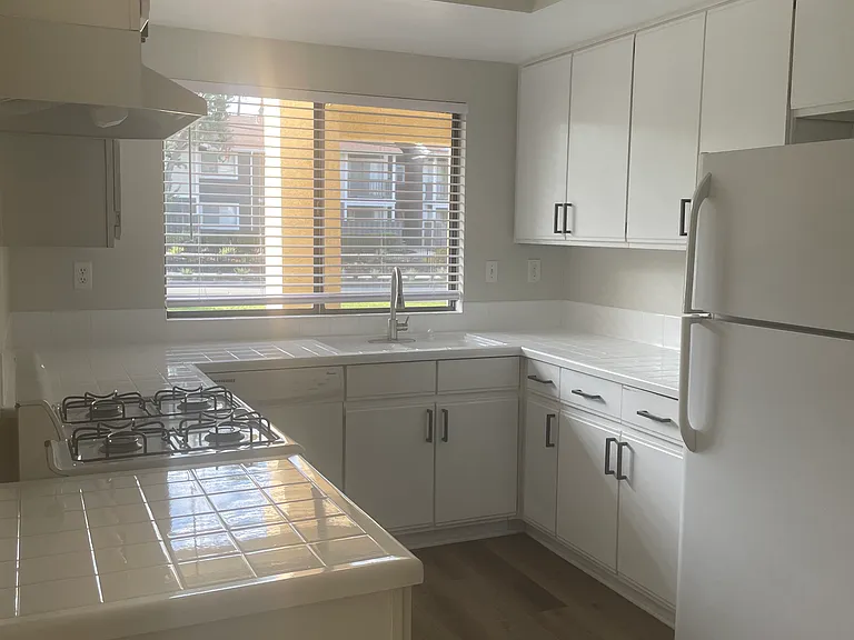 Arroyo Vista Apartments — Photo 35