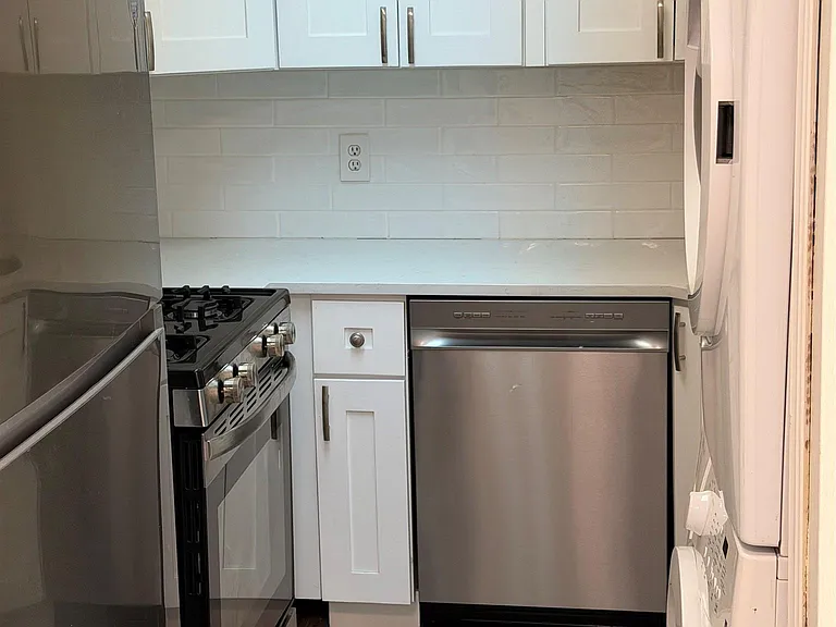 115 Green Meadows Way — Photo 8