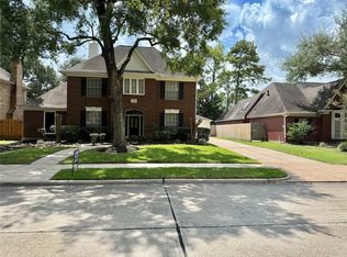 4226 Roaring Rapids Dr, Houston, TX 77059