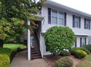 196 Milkweed Ct, Three Bridges, NJ 08887
