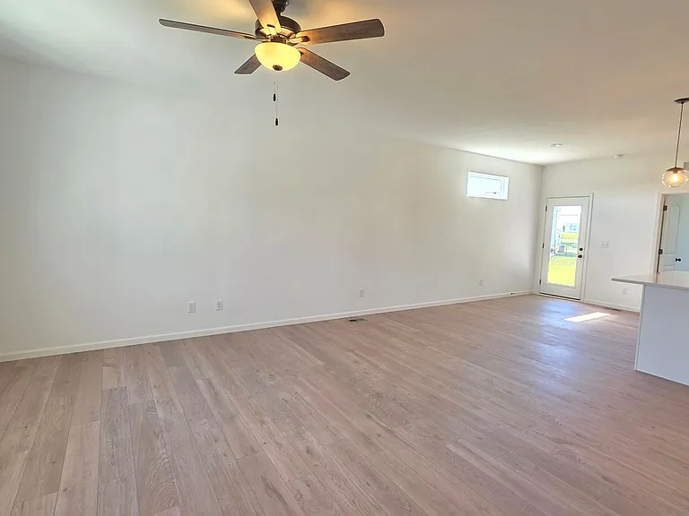 27010 E Dogwood Ln — Photo 3