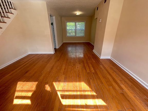 3rd image of 1663 Valley Ave