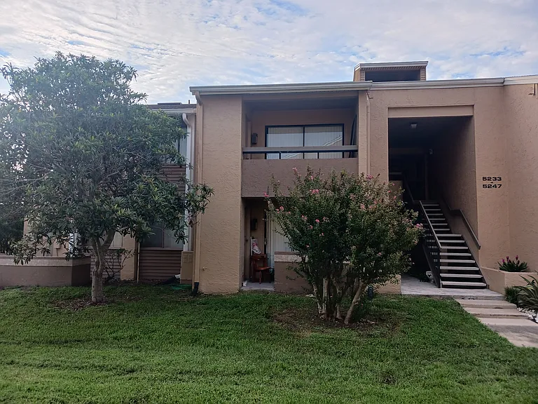 5247 Vineland Rd — Photo 14