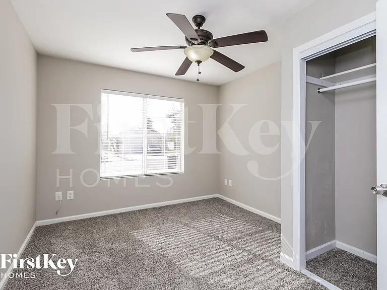 848 E Morelos St — Photo 12