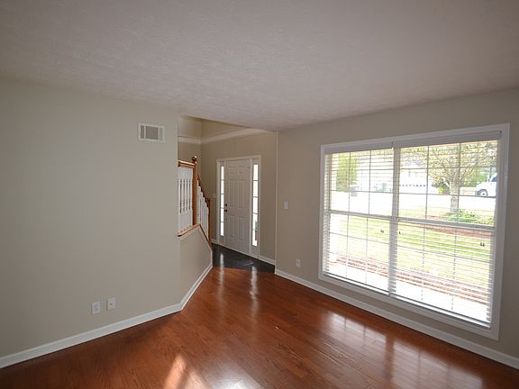 3rd image of 560 Peachtree Parc Ct