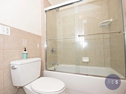 Rented by RES New York | media 10