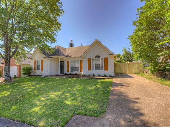 3rd image of 7111 Amberly Way Dr