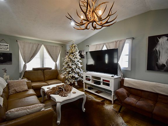 3rd image of 3333 Mount Liberty Rd