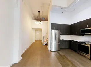 44 Berry Street 2T image 1 of 10