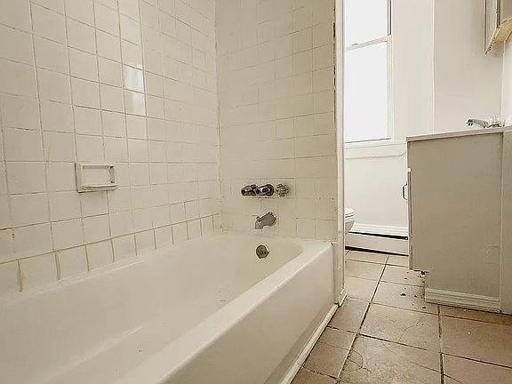 5th image of 72 Van Nostrand Ave #5C