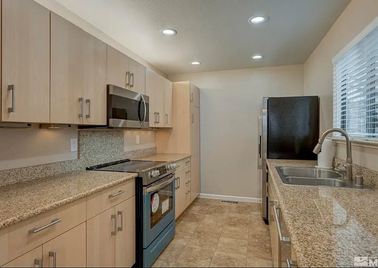 3535 Balboa Dr — Photo 3