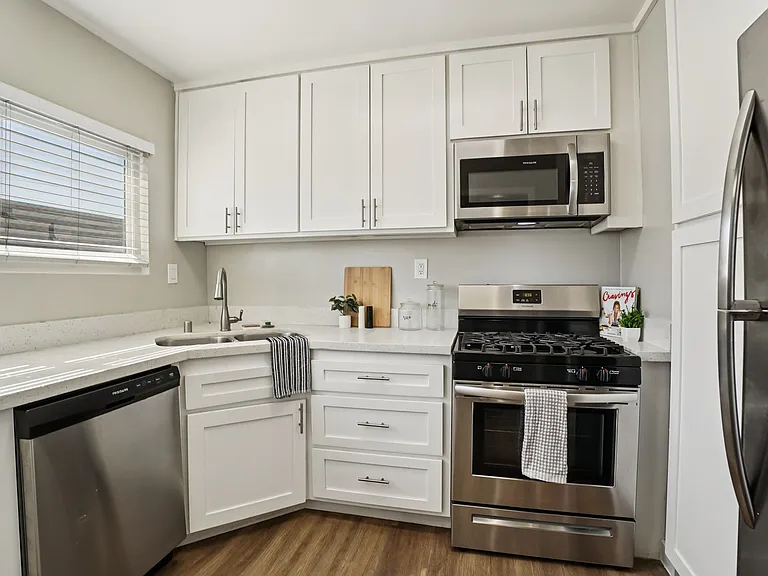 Ladera Townhouse — Photo 4
