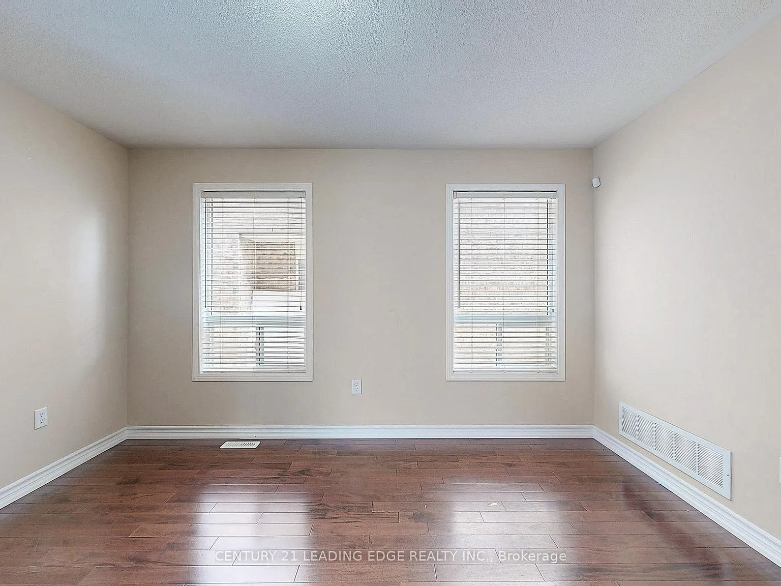 4 bed, $3,300 — Photo 3