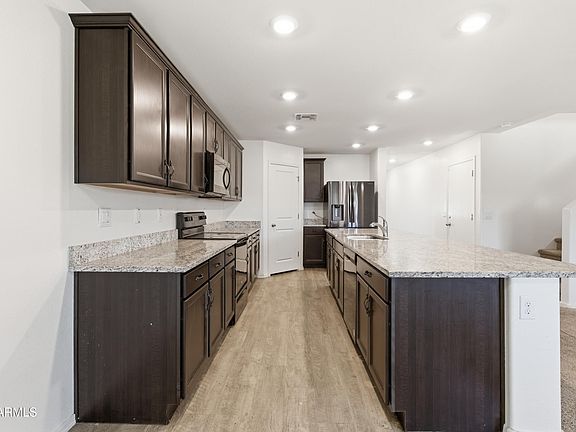 4th image of 25437 W MAHONEY Avenue
