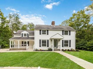 5837 Richmond Rd, Solon, OH 44139