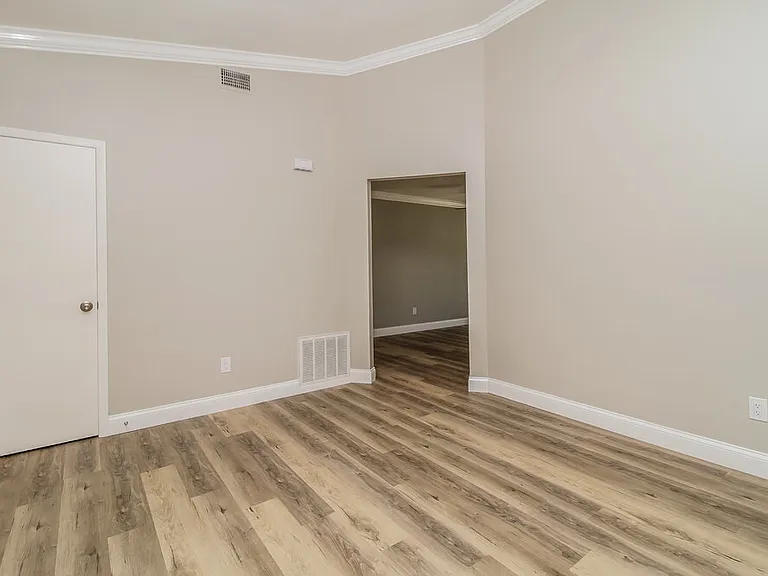 517 Sean Ct — Photo 9