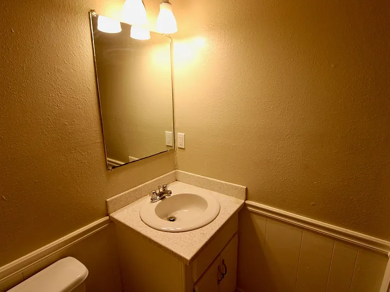 2124 Allenhurst St — Photo 14