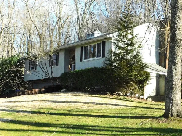 10 Brainard Road, Colchester, CT 06415