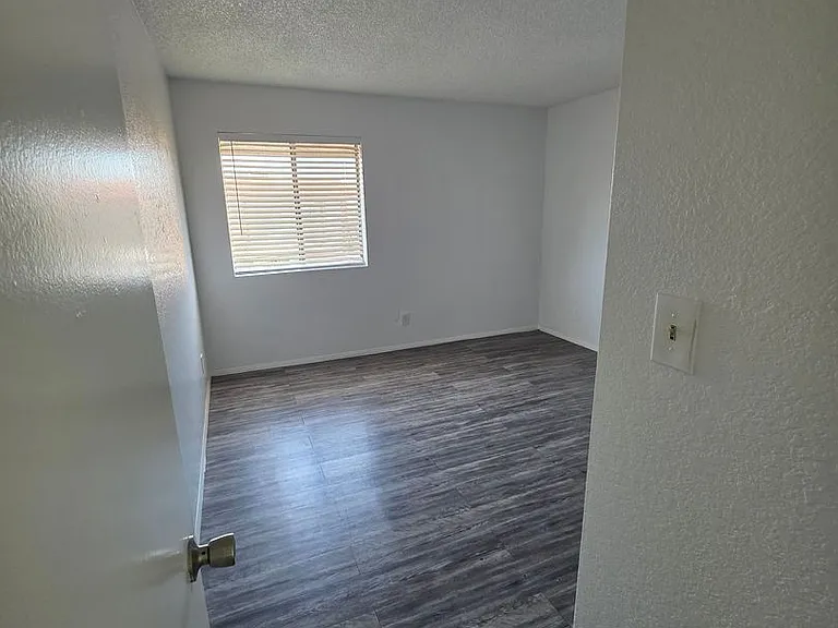 4416 N 35th Ave — Photo 12