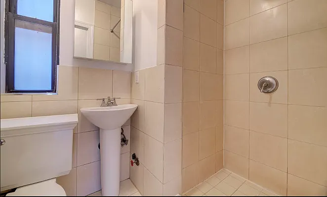 Rented by REAL New York | media 12