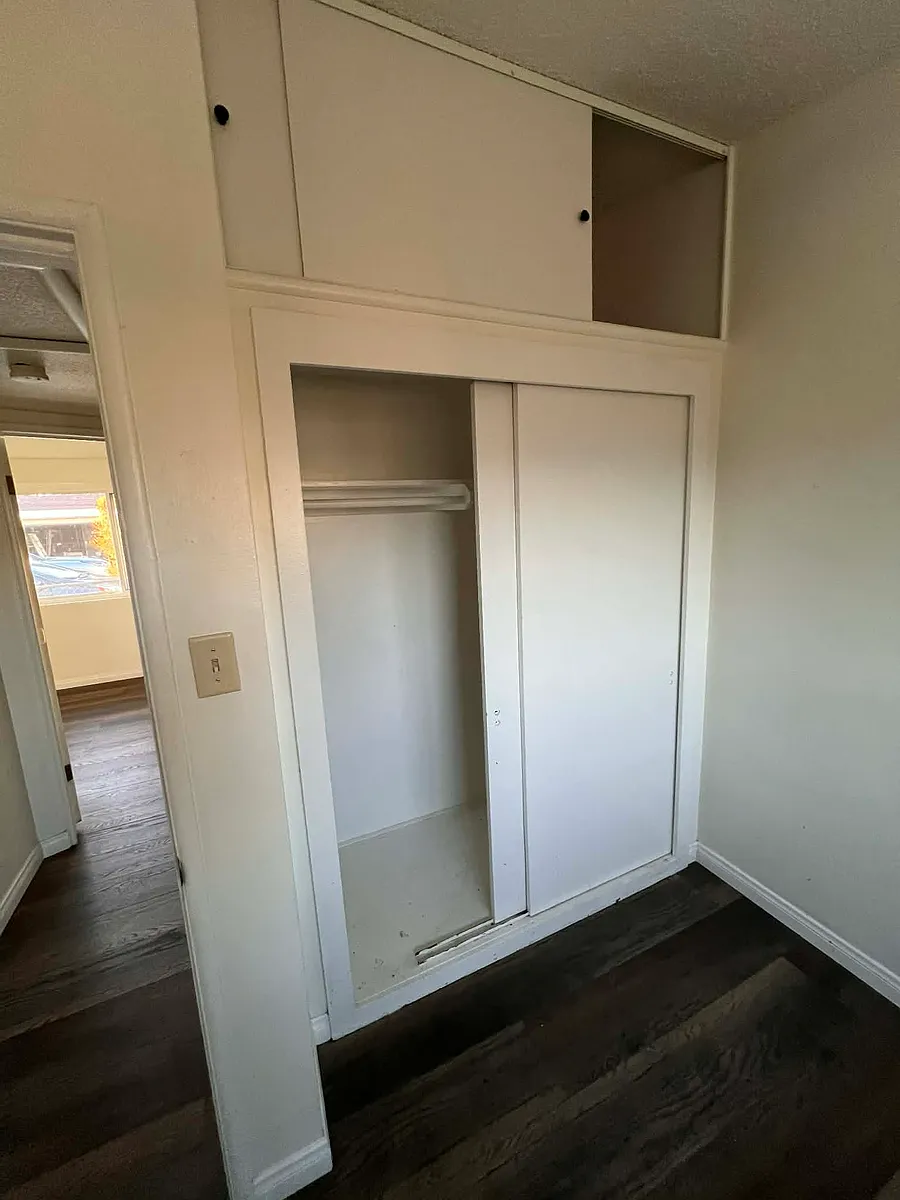 Building Photo - 6482 Coronet Cir