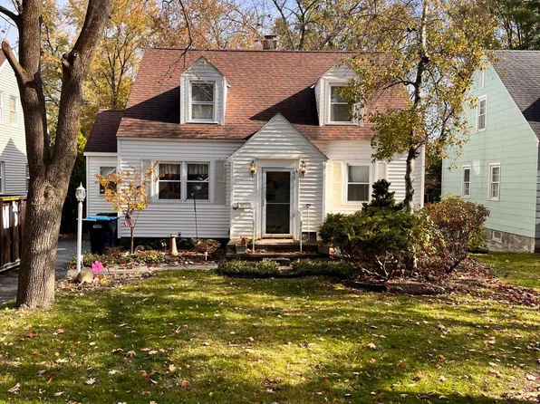 2220 Clifton Park Road, Niskayuna, NY 12309