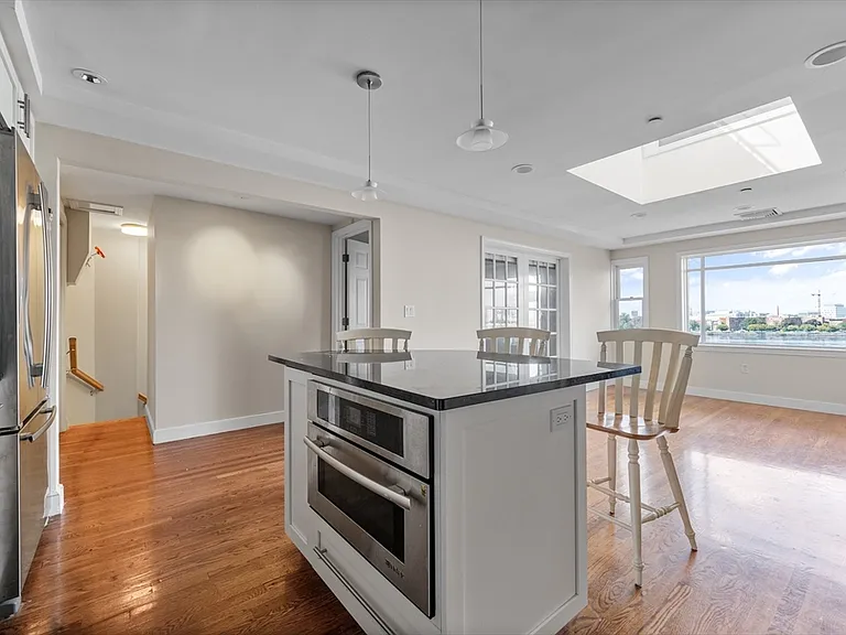 25 Bay State Rd #6 — Photo 7