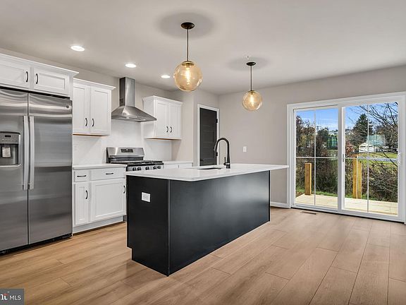 3rd image of 26 Morgan Cir #2-01