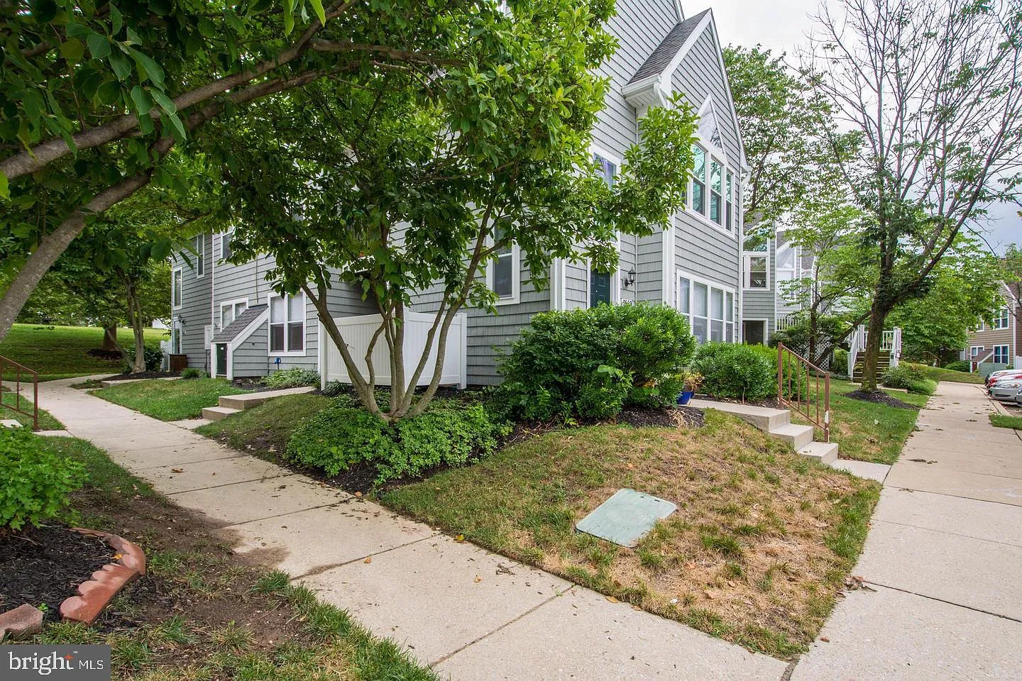 2 bed, 2.0 bath, 1010 sqft, $2,100 — Photo 2