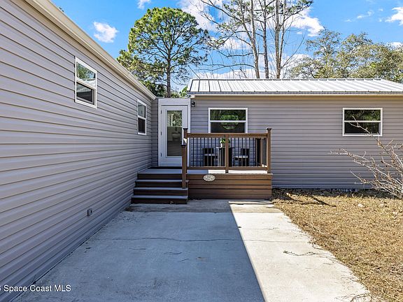 3rd image of 6747 Burning Tree Ave