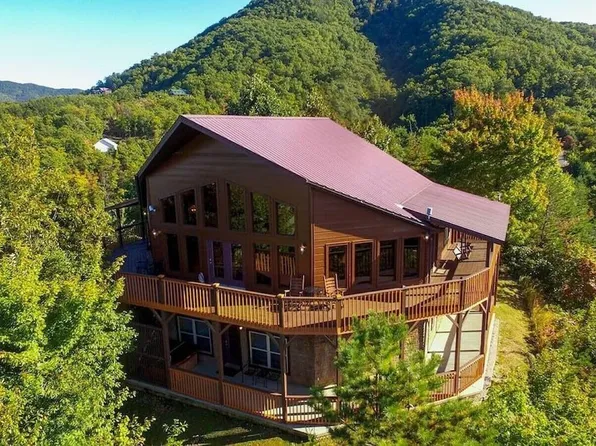 3219 Grouse Ridge Ln, Sevierville, TN 37862