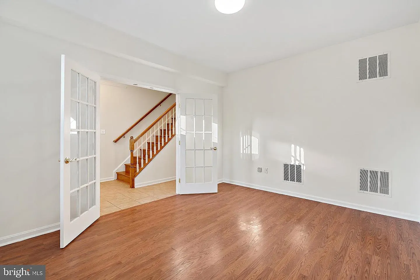 3 bed, 1990 sqft, $3,350 — Photo 3