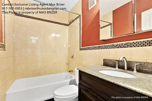 Sold by R New York | media 33