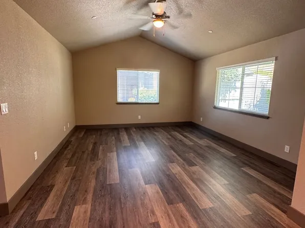 322 Auburn Ravine Rd, Auburn, CA 95603