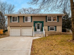 2S261 Ivy Ln, Lombard, IL