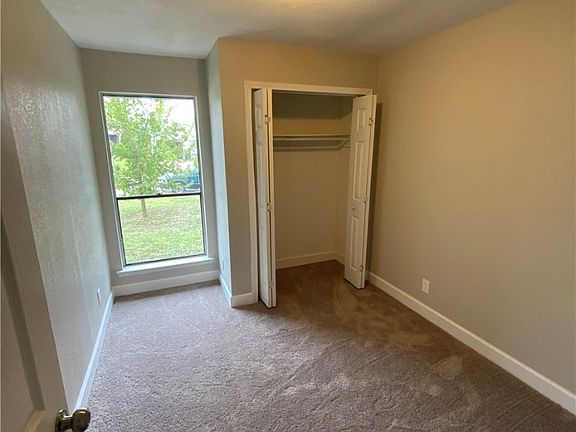 3rd image of 2305 Bunker Hill Dr