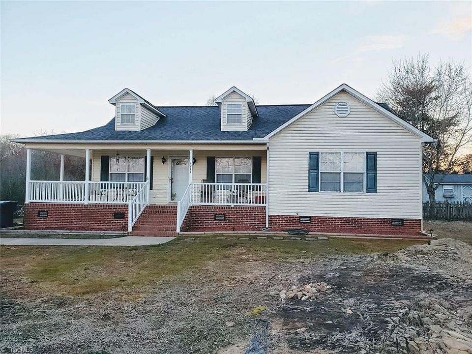2nd image of 4217 Red Oak Dr