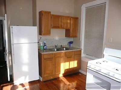 2nd image of 3968A Cleveland Ave