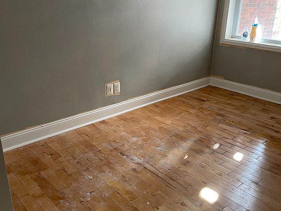2nd image of 2461 Shirley Ave