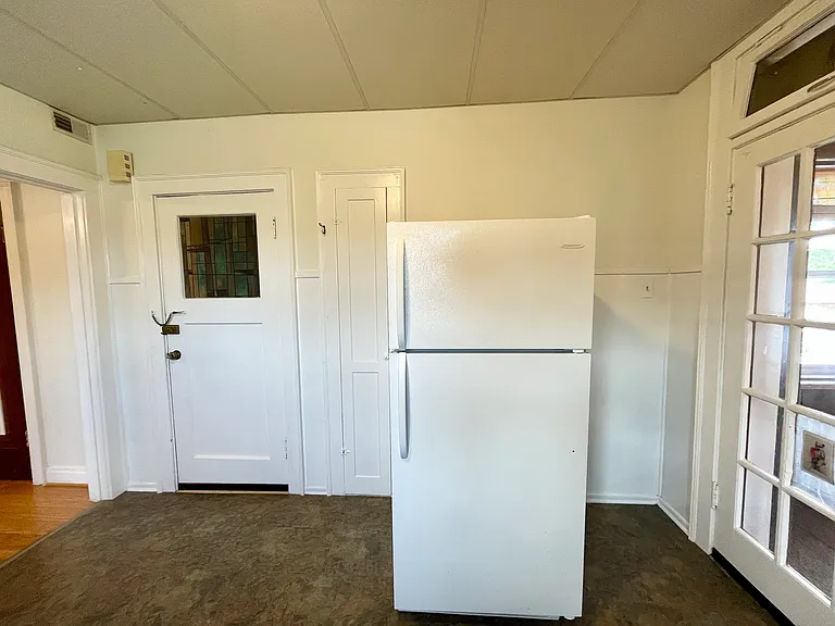 4965 Oleatha Ave #2W — Photo 7