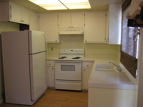 3rd image of 1973 Benita Dr Unit 4